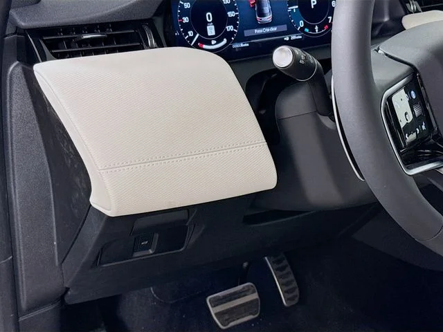 New 2026 Blue Land Rover Landmark image 10