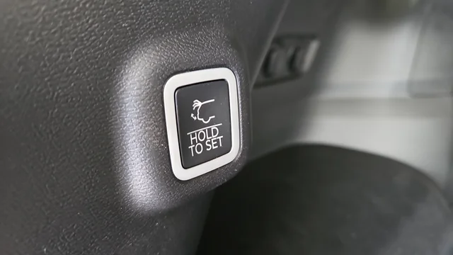 New 2026 Bright White Clear-Coat Exterior Paint Jeep Limited image 30