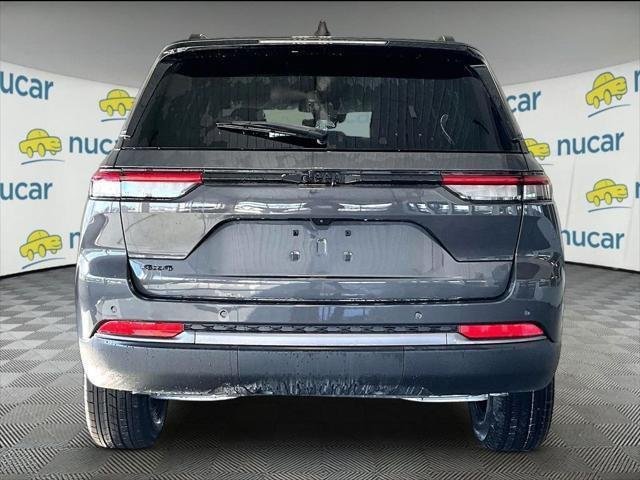 New 2026 Baltic Gray Metallic Clear-Coat Exterior Paint Jeep Laredo image 6