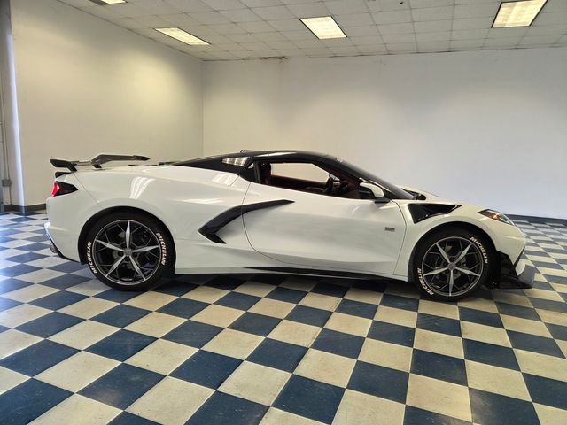 Used 2021 White Chevrolet Stingray image 8