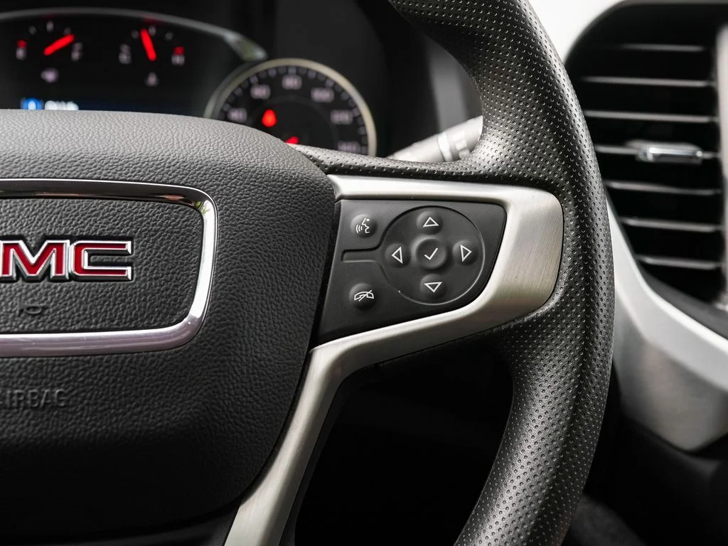 Used 2022 White GMC SLE image 21