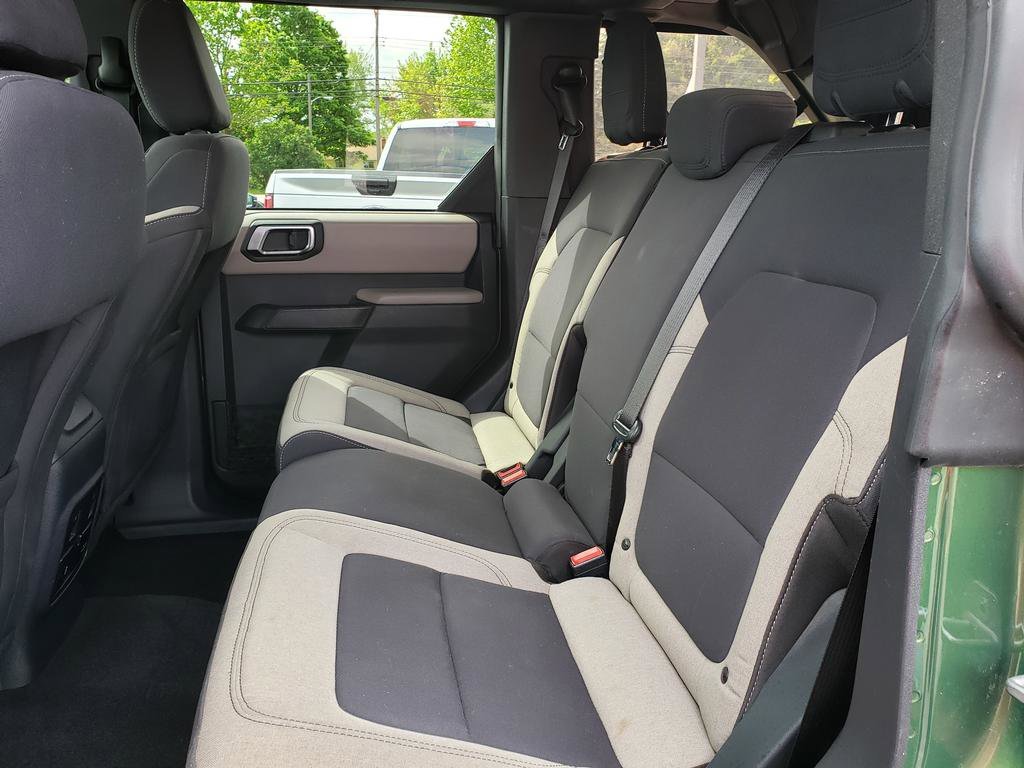 Used 2022 Green Metallic Ford  image 13