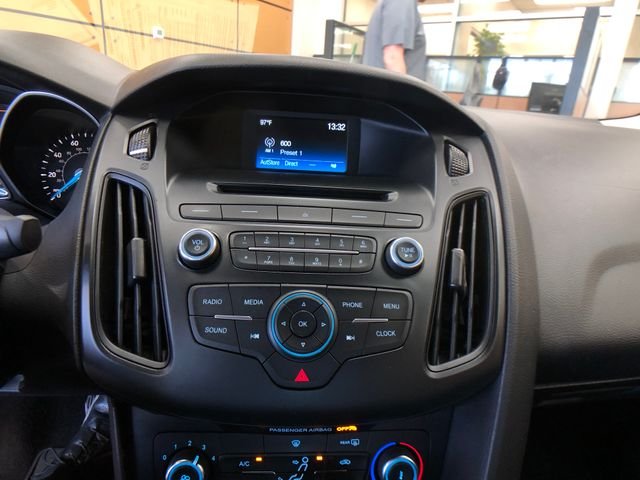 Used 2015 Oxford White Ford S image 15