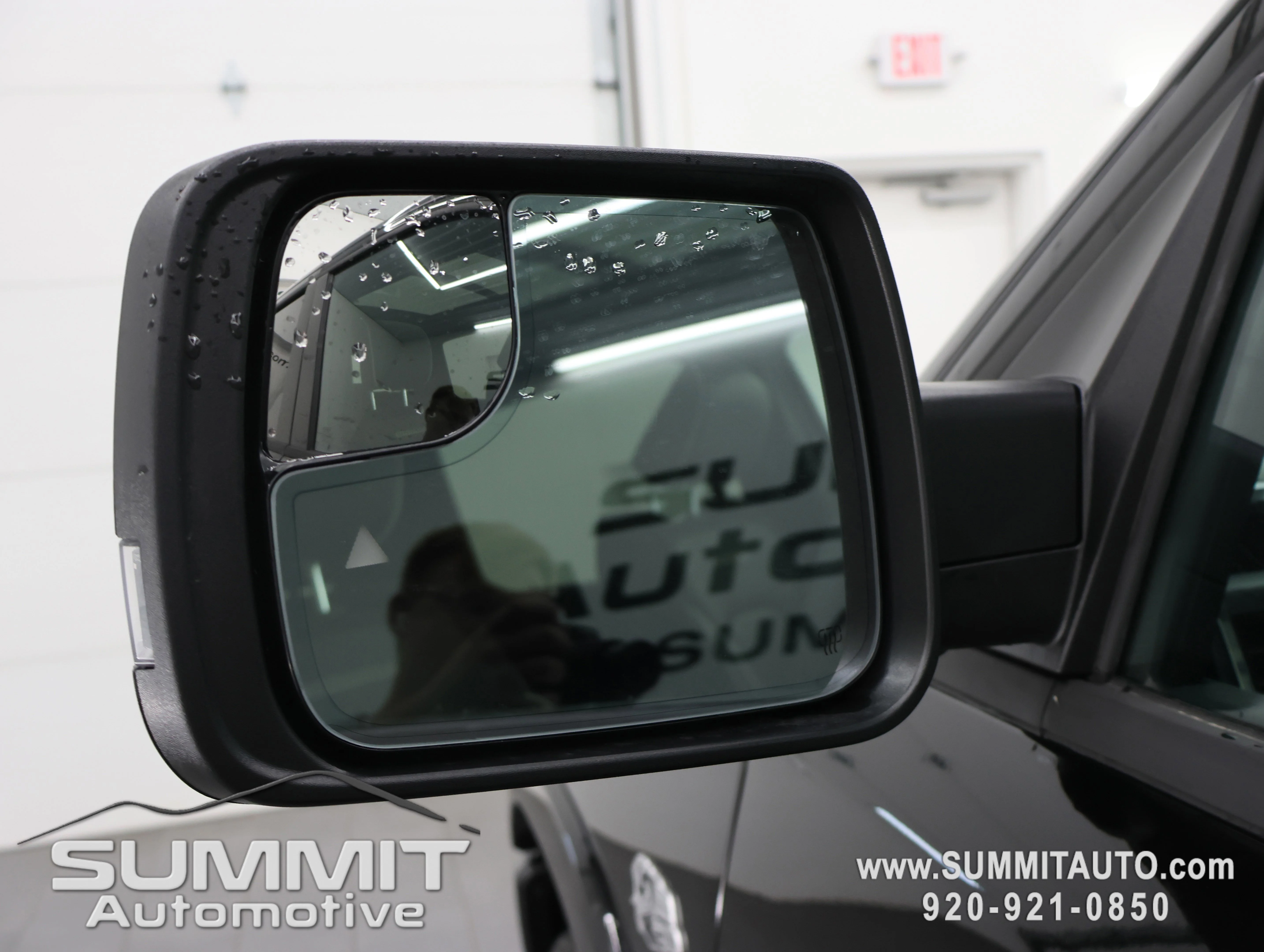 New 2026 Diamond Black Crystal Pearl-Coat Exterior Paint RAM Laramie image 45