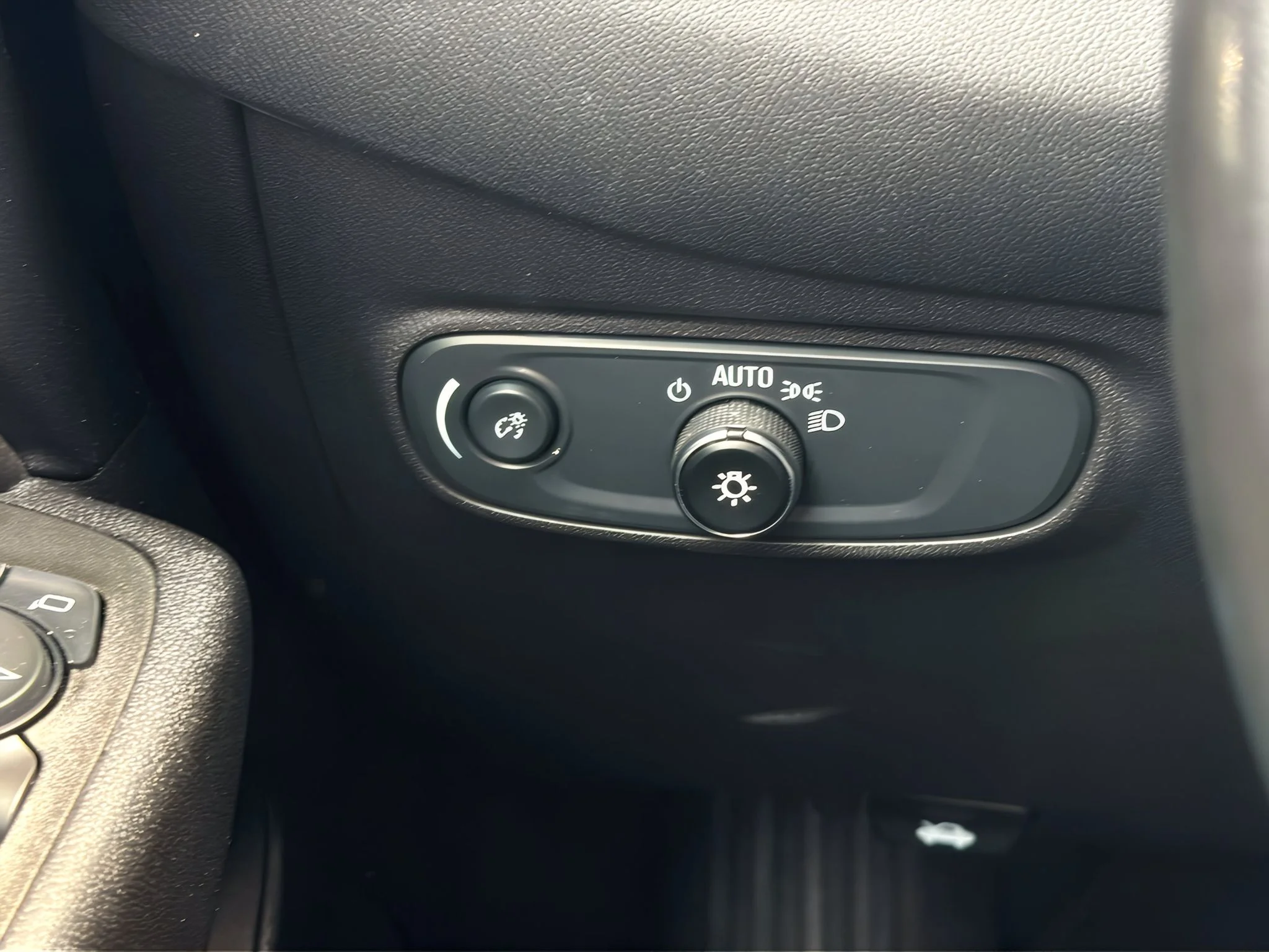2024 Chevrolet Equinox LT - Photo 21