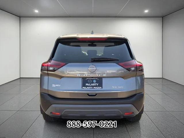 Used 2023 Gray Nissan SV image 4