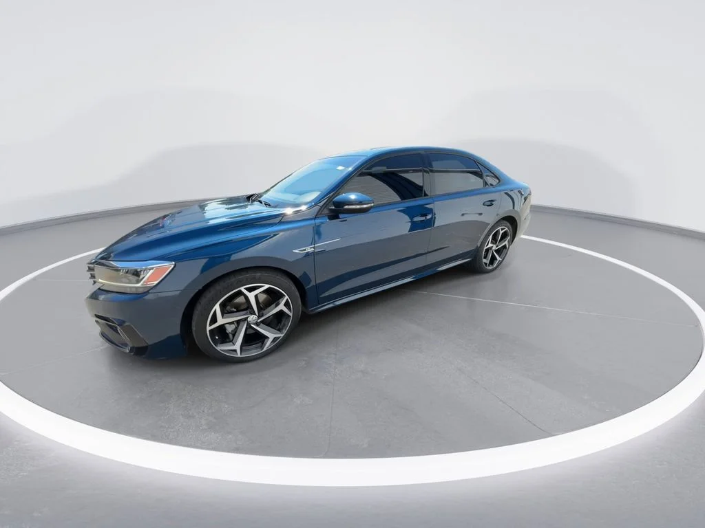 Used 2021 Blue Volkswagen 2.0T R-Line image 4