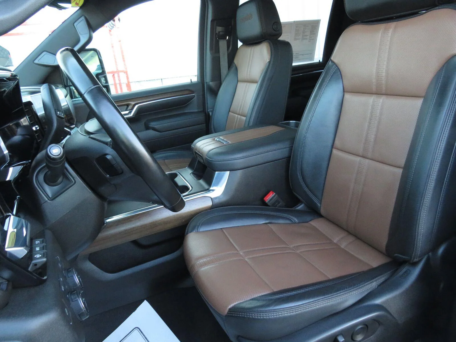 Used 2024 Summit White Chevrolet High Country image 26