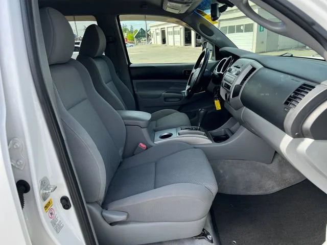 Used 2009 Super White Toyota  image 9