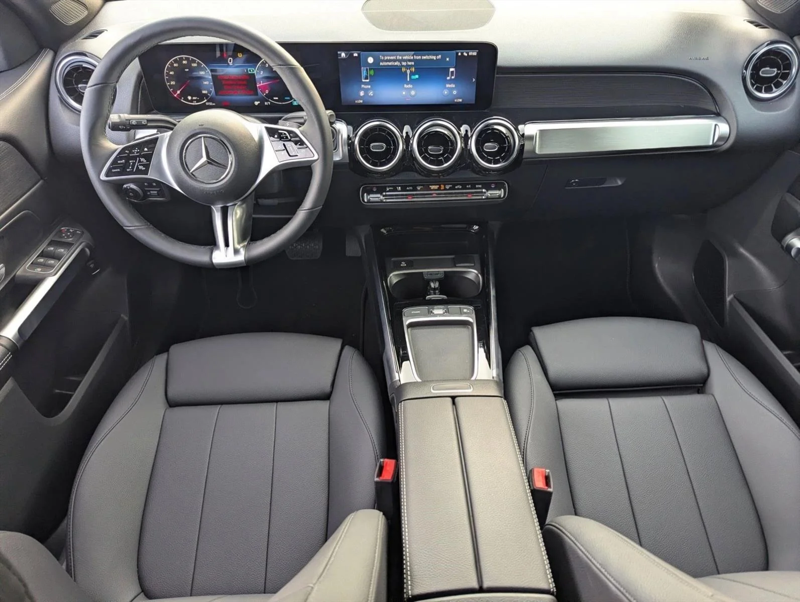 Used 2026 Cirrus Silver Metallic Mercedes-Benz GLB 250 image 18