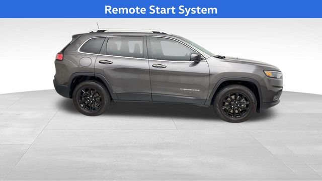 Used 2019 Gray Jeep Latitude Plus image 11