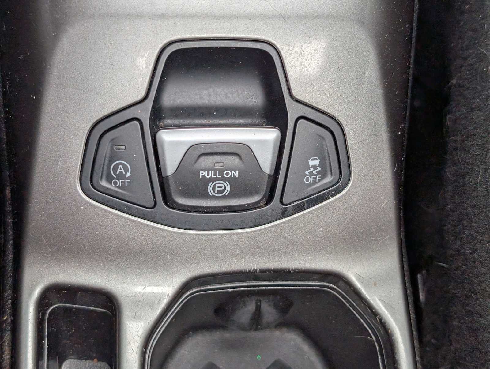 Used 2019 Alpine White Clearcoat Jeep Limited image 29