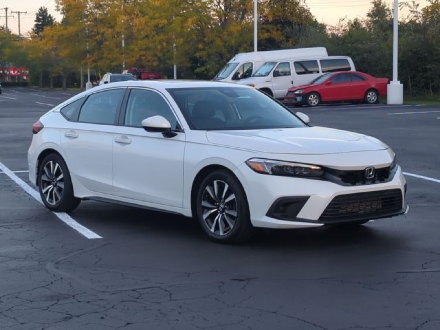 Used 2024 Platinum White Pearl Honda EX-L image 4