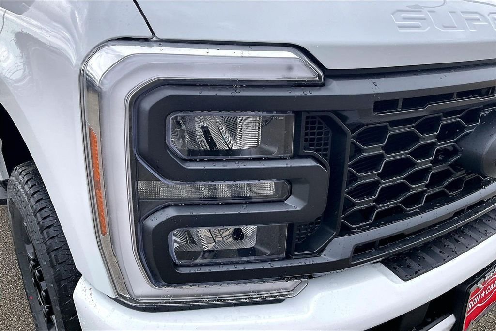 New 2026 Ford Super Duty F-250 XL 4D Crew Cab