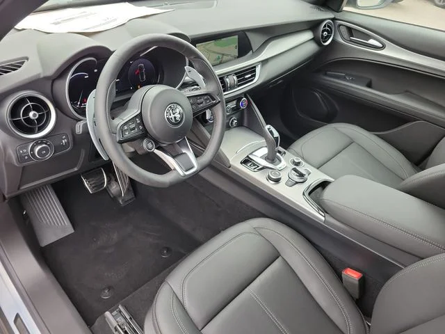 2025 Alfa Romeo Stelvio Base - Photo 24