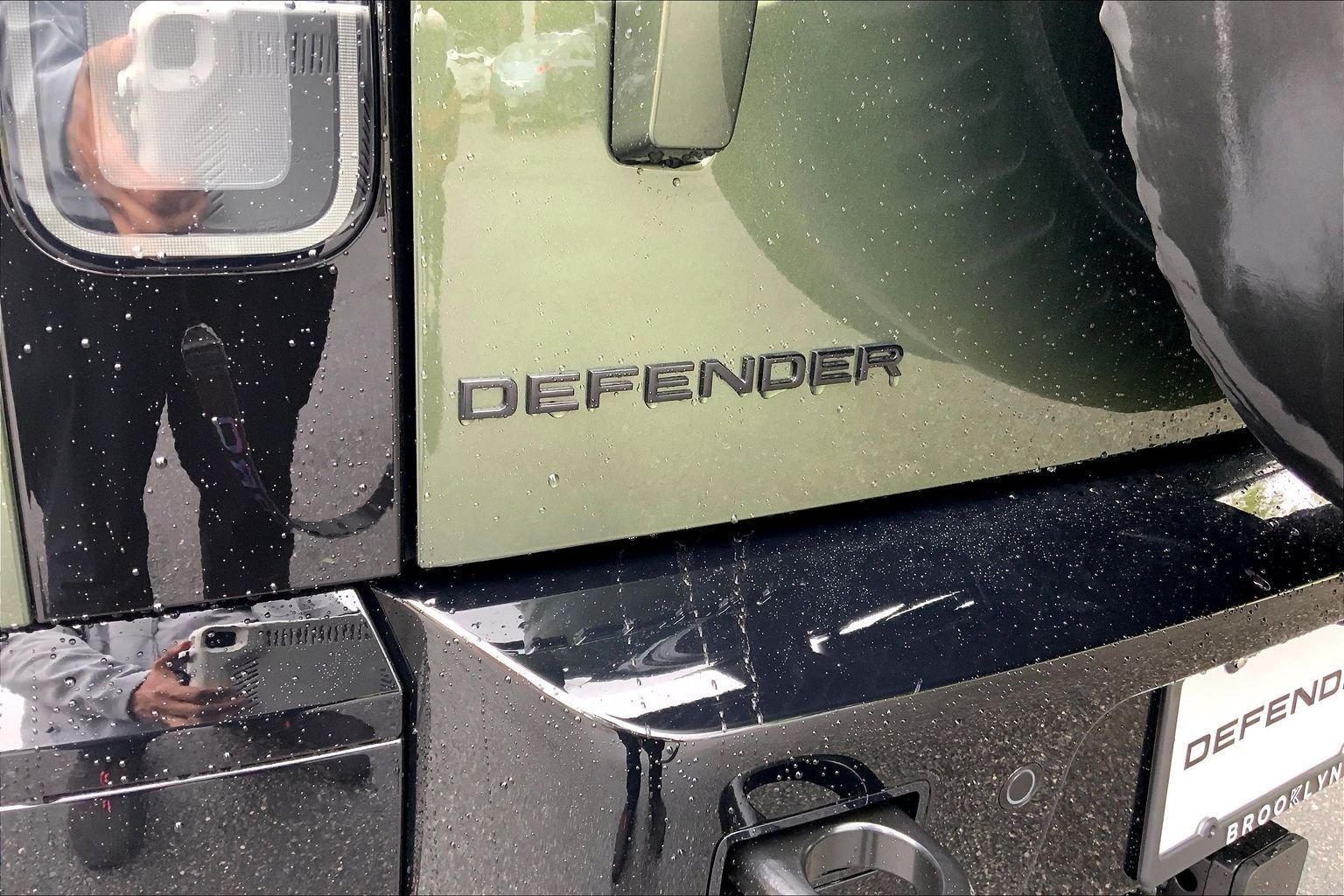New 2026 Woolstone Green Land Rover X-Dynamic SE image 15