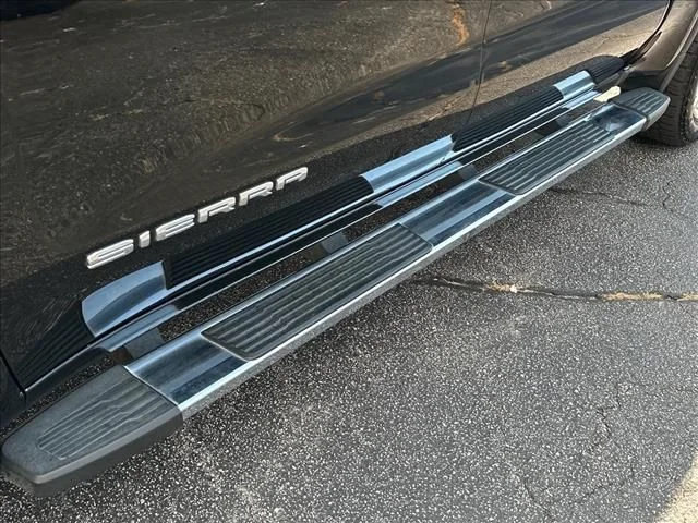 Used 2019 Black GMC SLT image 15