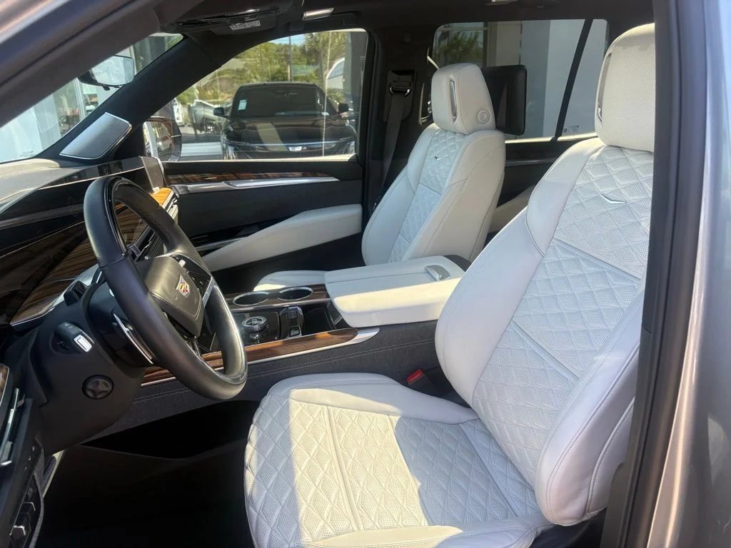 Used 2025 Silver Cadillac Sport Platinum image 14