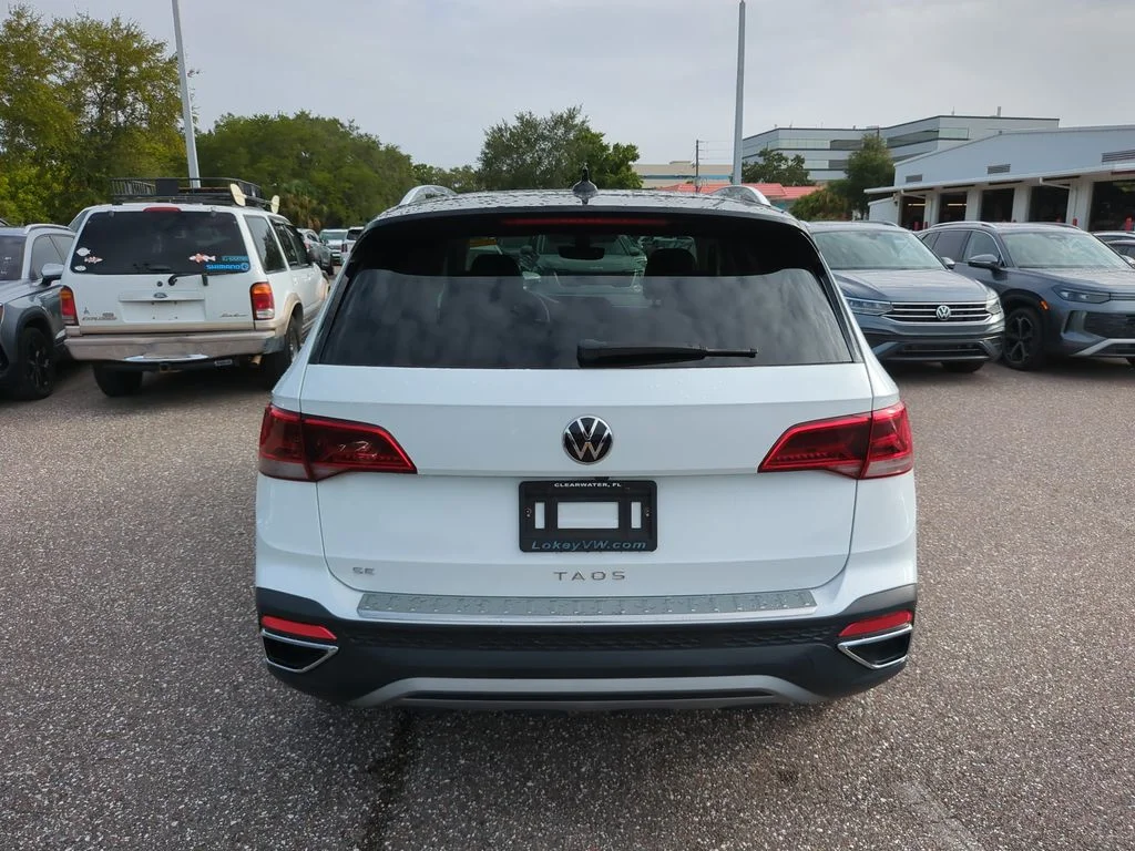 Certified Used 2023 White Volkswagen 1.5T SE image 4