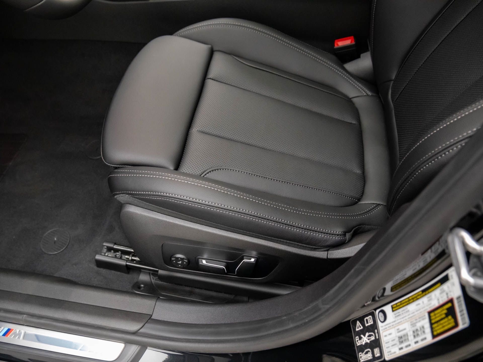 New 2026 Black Sapphire Metallic BMW 330i xDrive image 14