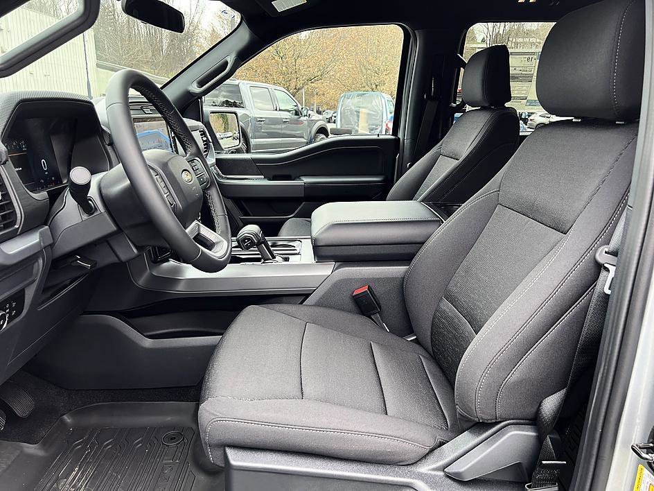 New 2026 Iconic Silver Metallic Ford XLT image 12