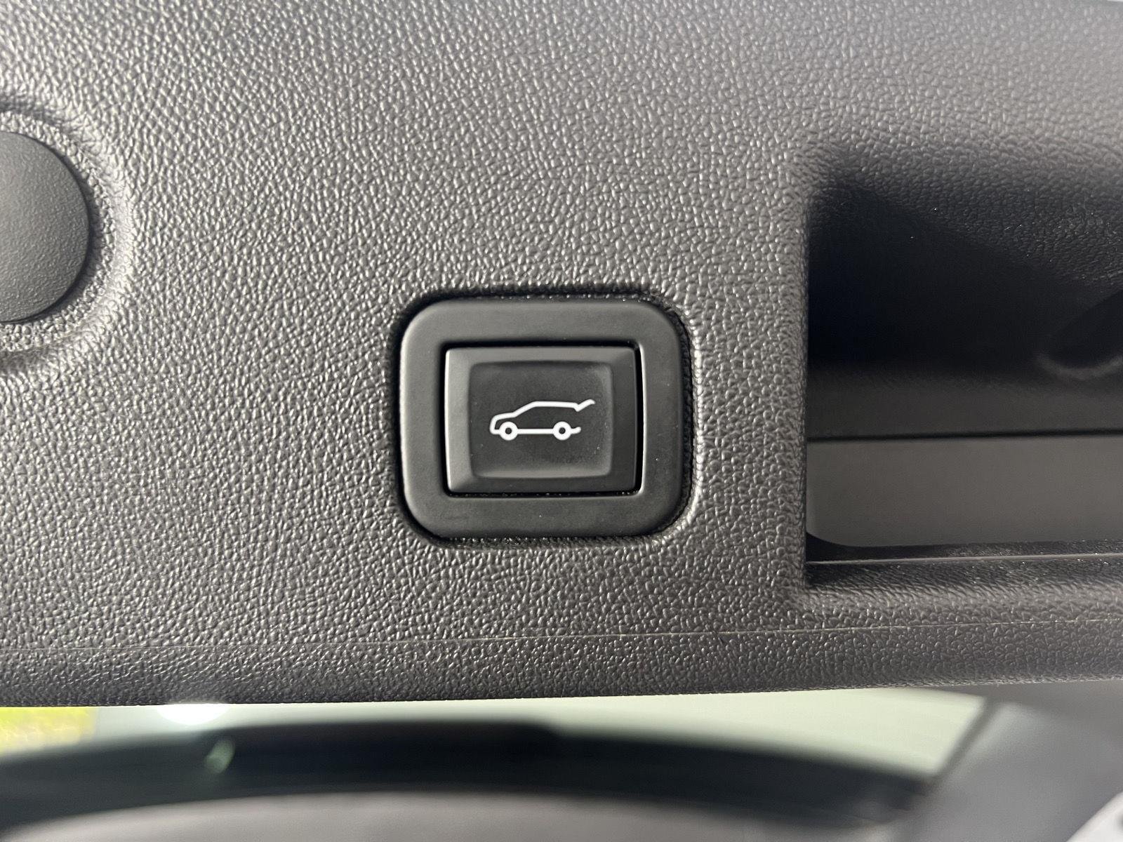 Used 2024 Summit White Chevrolet RS image 20