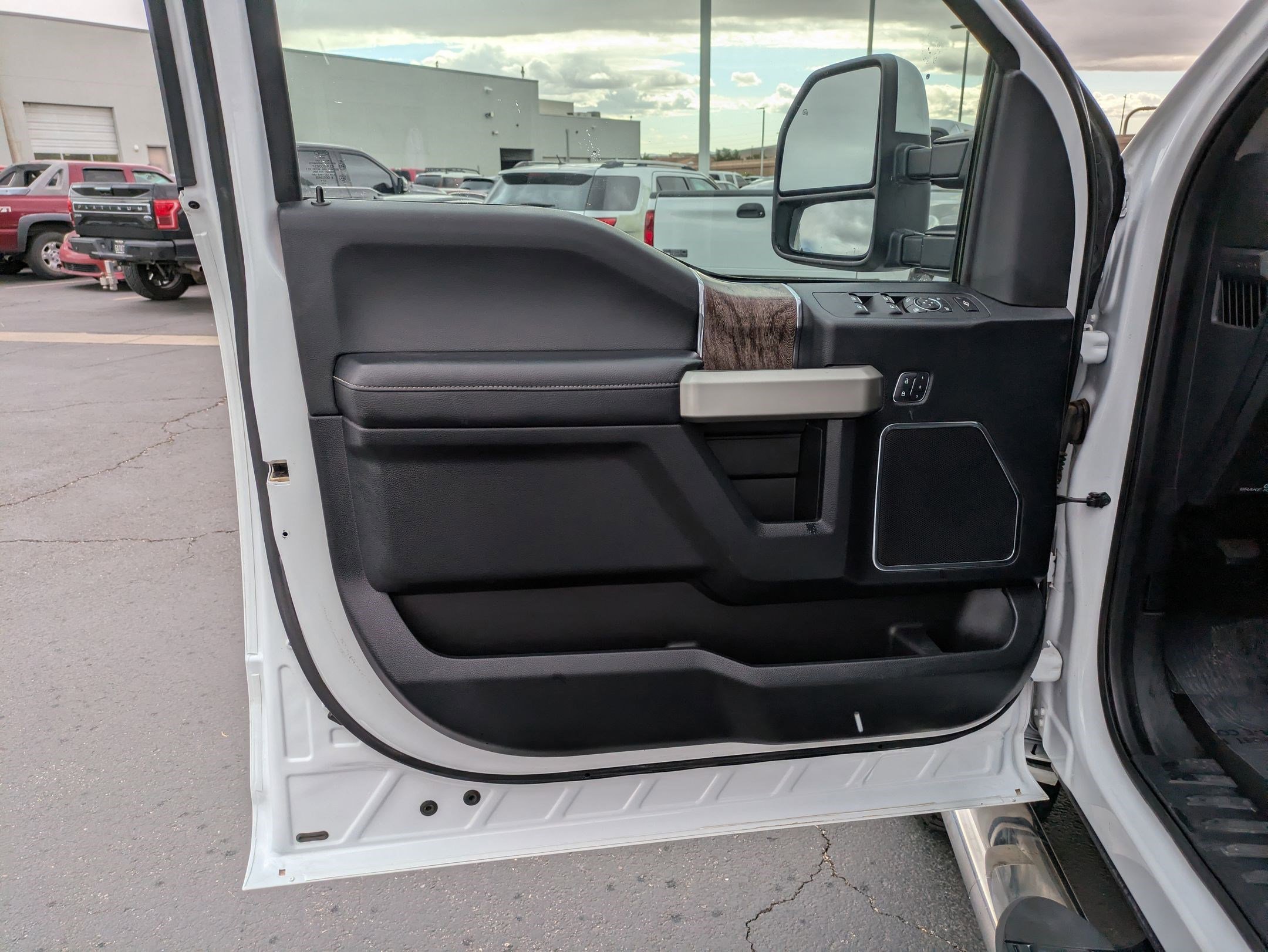 Used 2018 Oxford White Ford LARIAT image 11