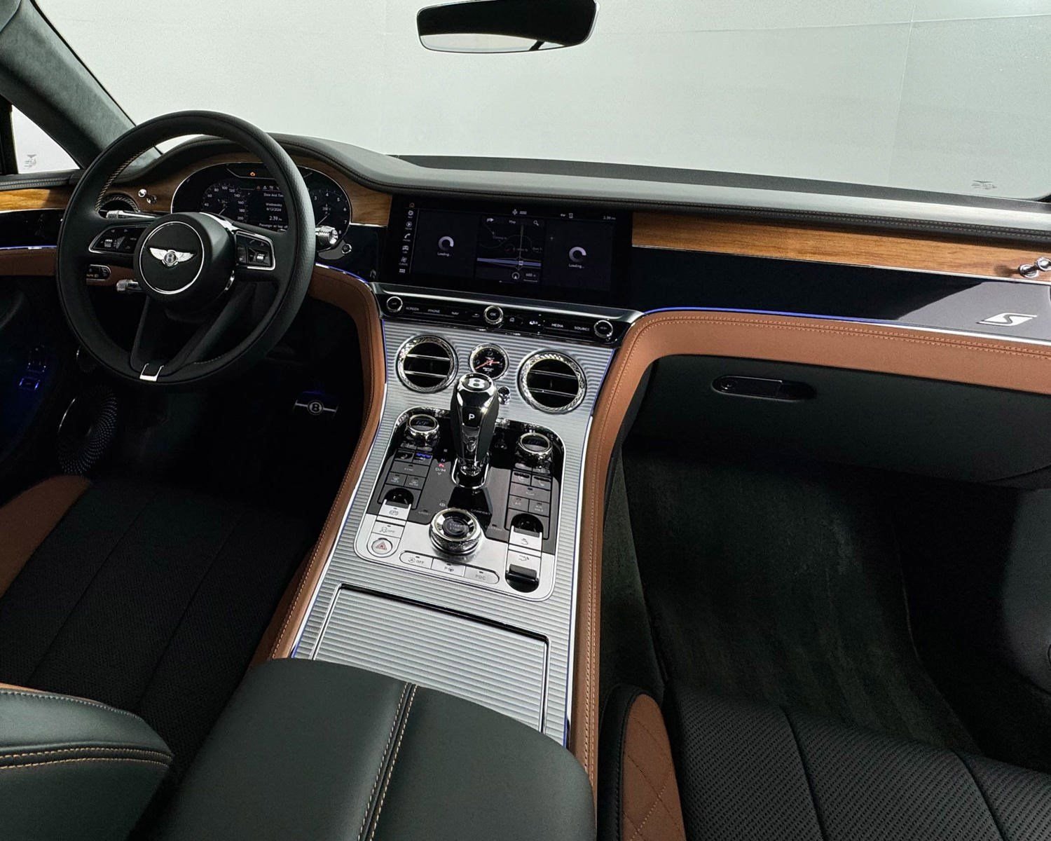 Used 2024 Green Bentley V8 S image 4