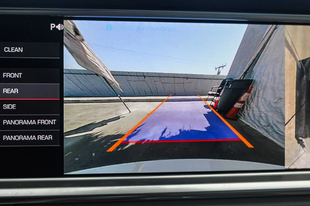 Used 2018  Porsche 4 image 23