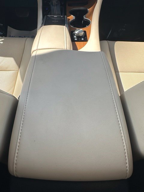Used 2022 White Lexus 450h image 39