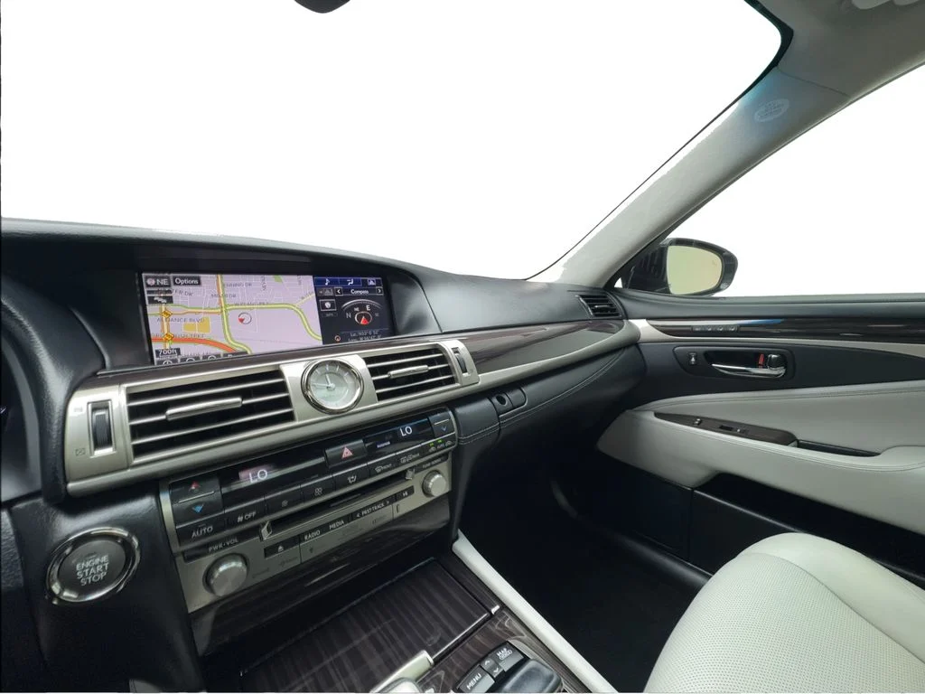Used 2015 Black Lexus 460 image 45