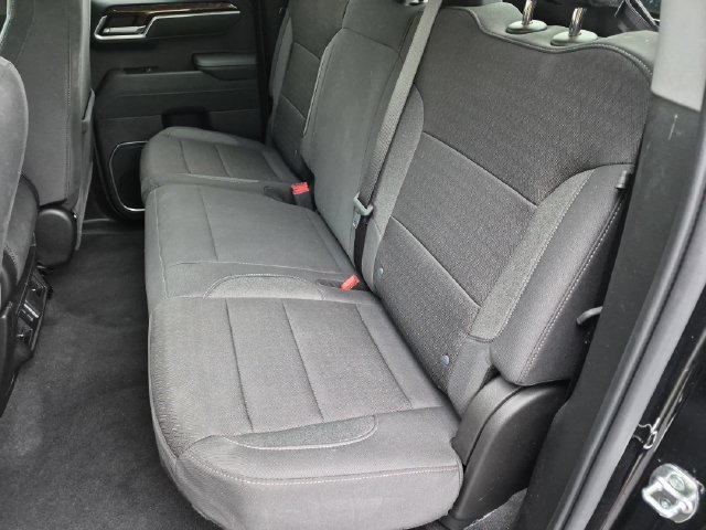 Used 2026 Onyx Black GMC Elevation image 18
