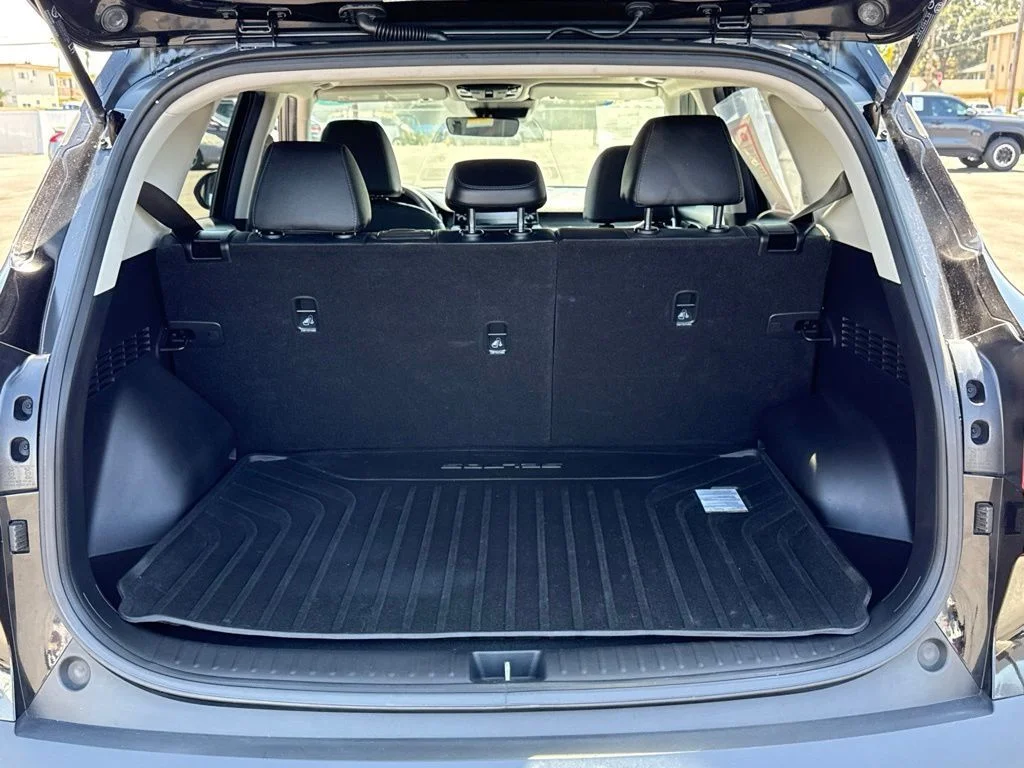 Used 2021 Black Kia EX image 16