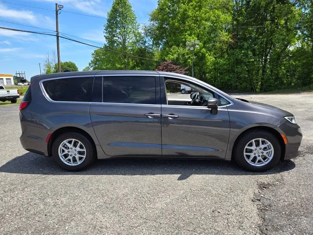 Used 2023 Gray Chrysler Touring L image 9