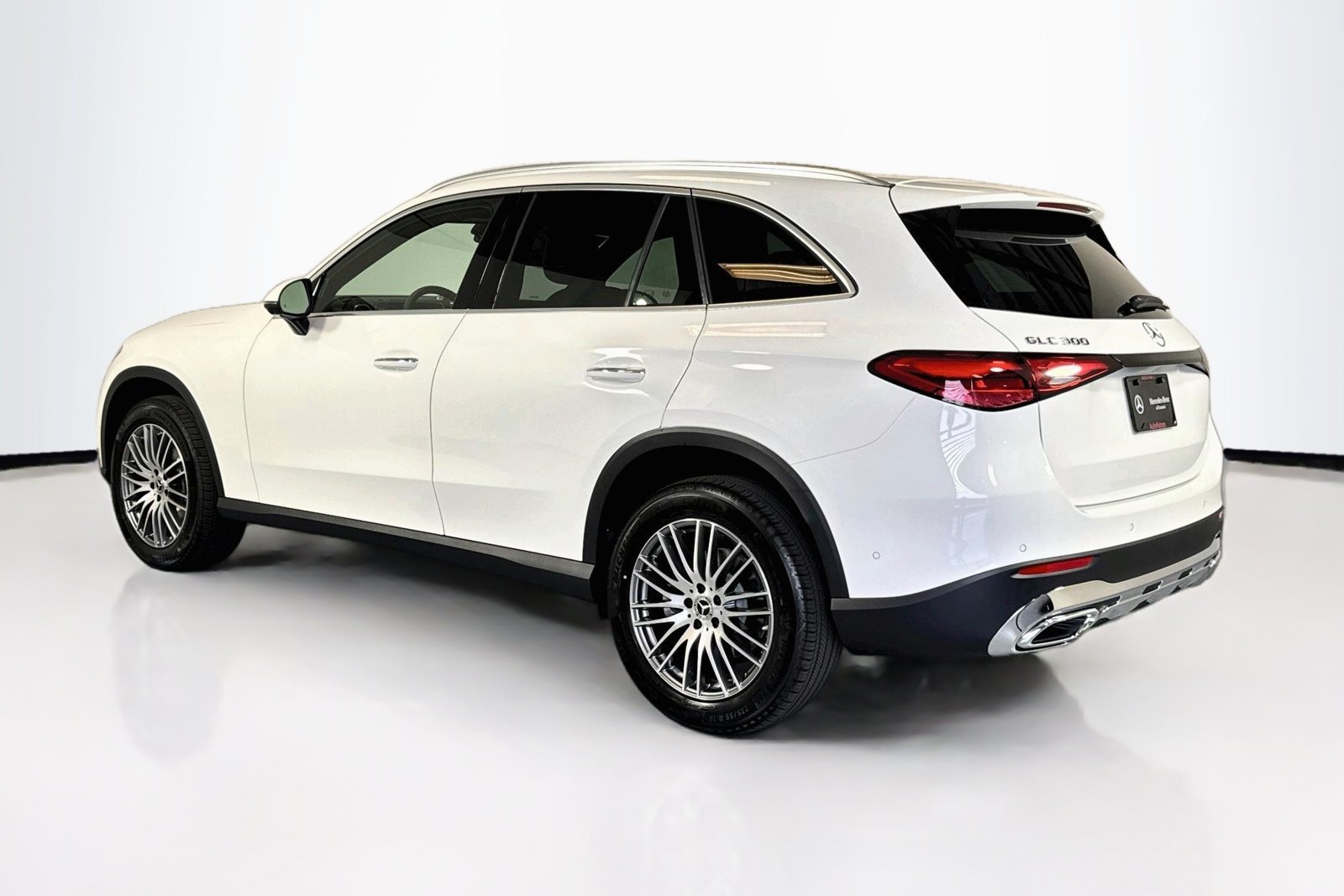 New 2026 Polar White Mercedes-Benz GLC 300 image 7