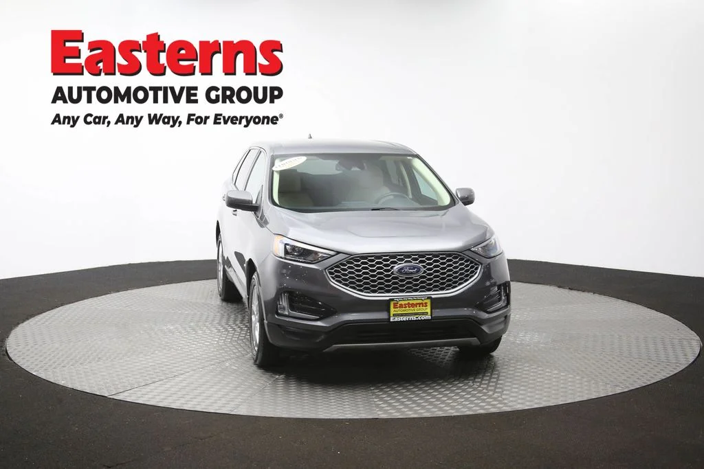 Used 2023 Gray Ford SEL image 51