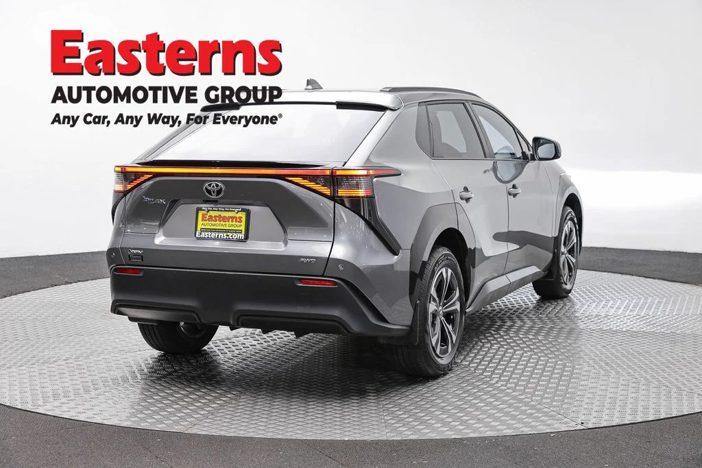 Used 2025 Gray Toyota XLE image 5