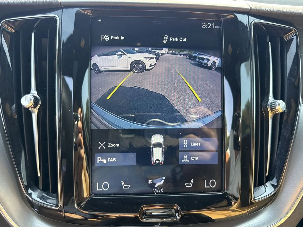 Used 2019 Gray Volvo T6 Momentum image 19