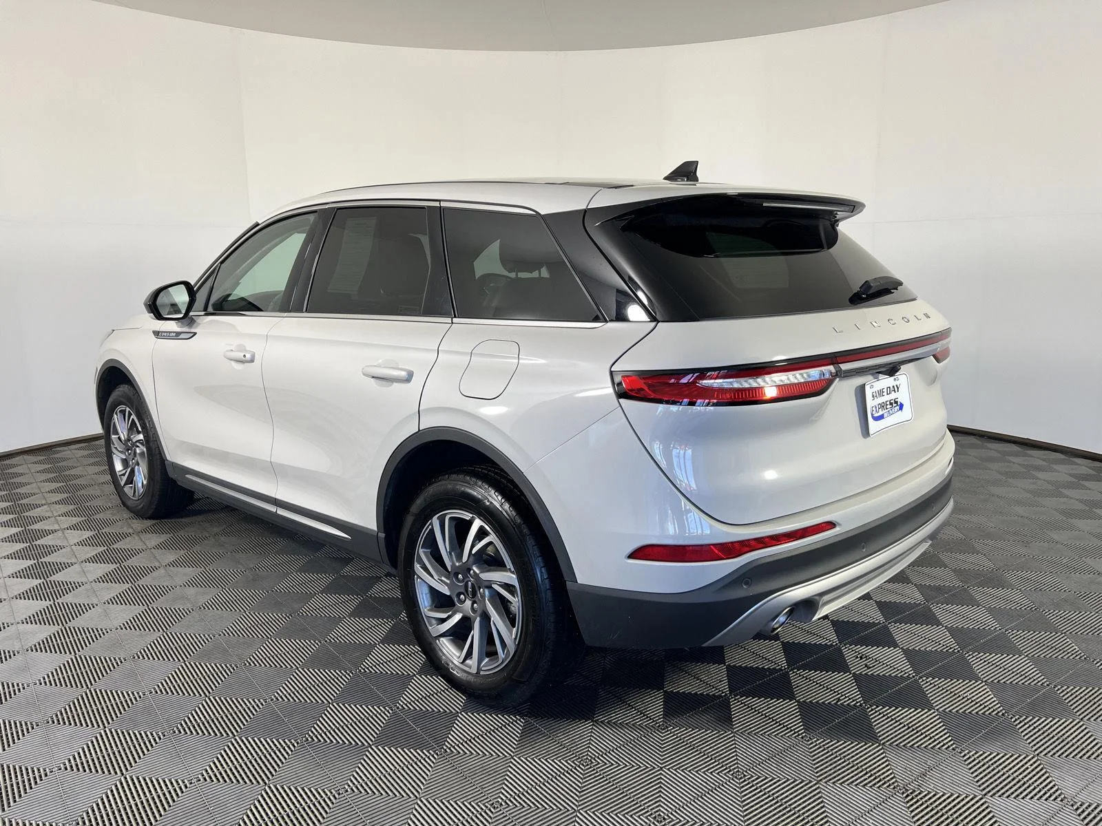 Used 2023  Lincoln Standard image 29