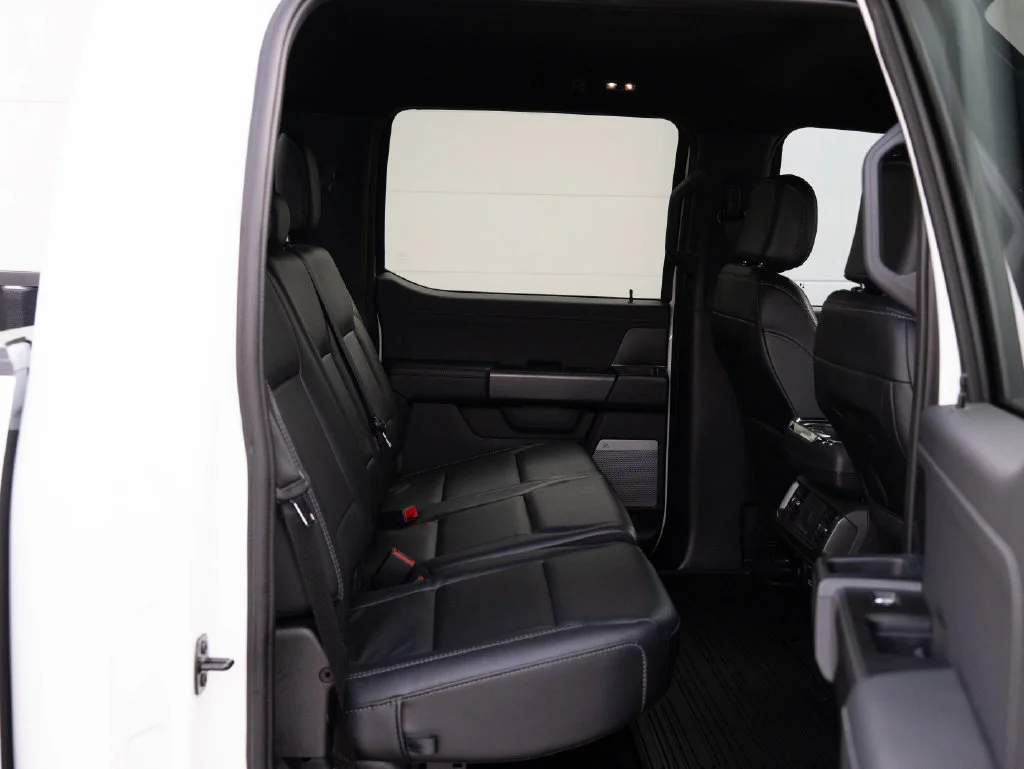 Used 2024 Oxford White Ford XLT image 41