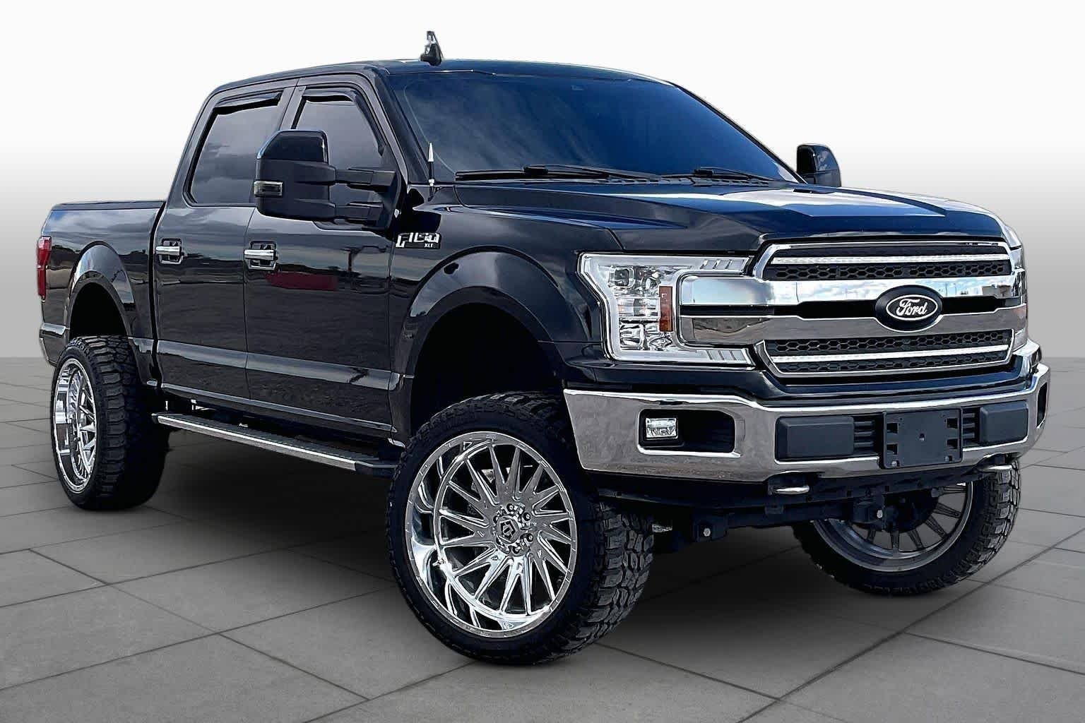 Used 2019 Agate Black Metallic Ford XLT image 3