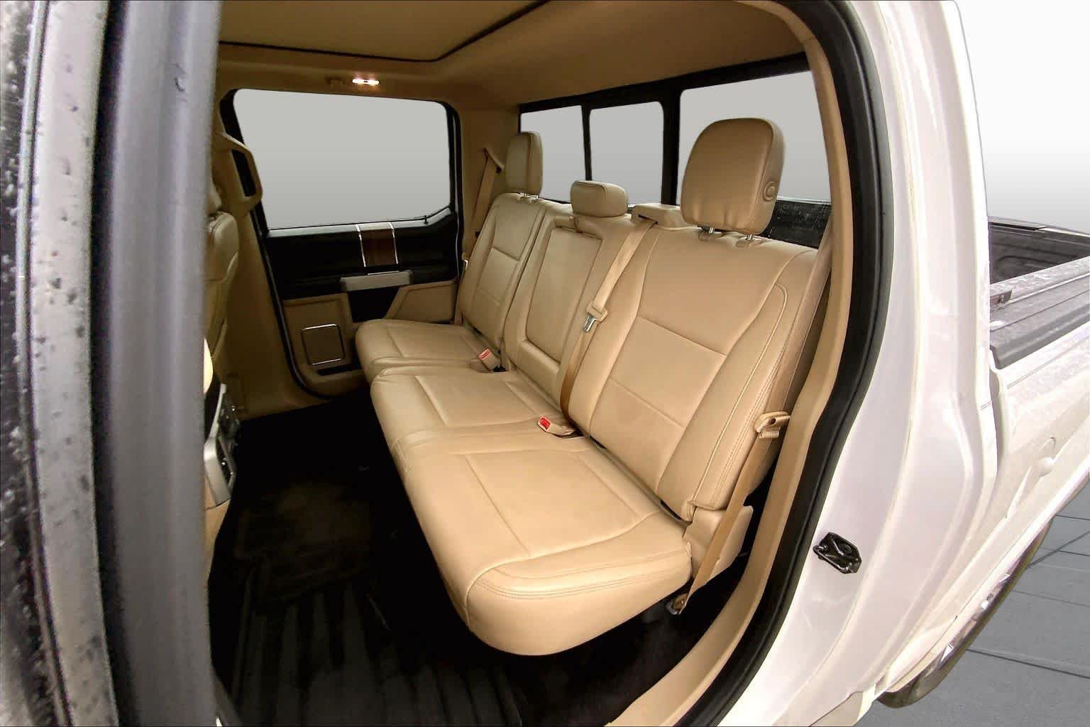 Used 2017 White Platinum Metallic Tri-Coat Ford Lariat image 17