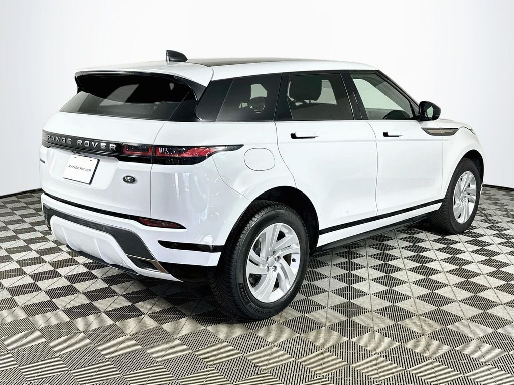 Used 2023 Fuji White Land Rover Dynamic image 5