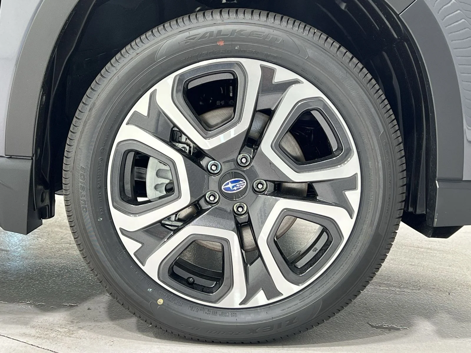 New 2026 MAGNETITE GRAY METALLIC Subaru Limited image 10