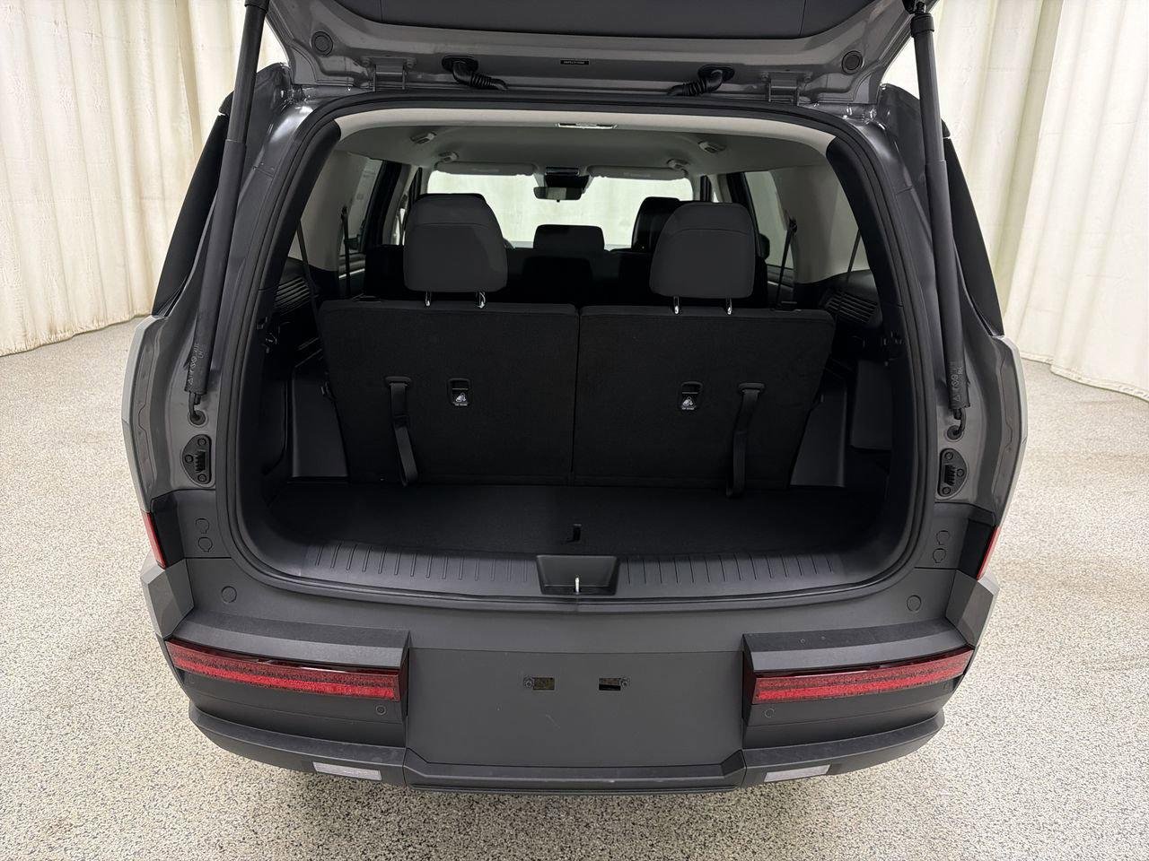 New 2026 Hampton Gray Hyundai SE image 16
