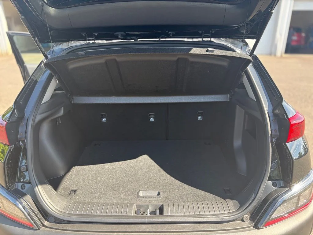 Used 2022 Black Hyundai SEL image 18