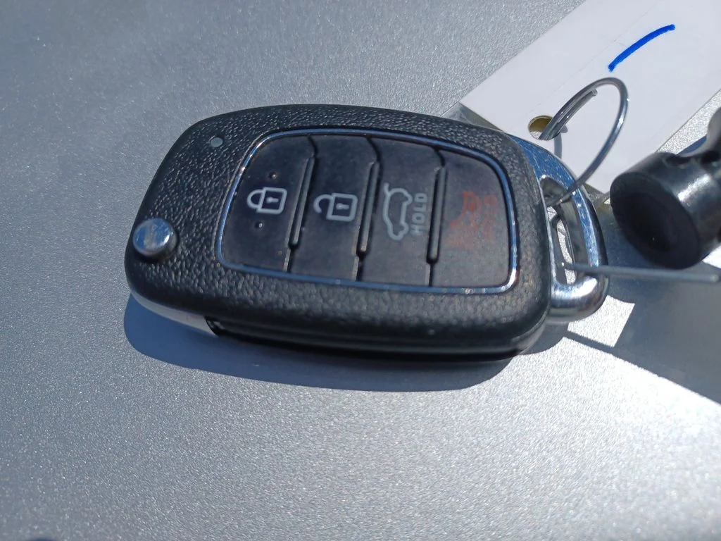 Used 2017 Silver Hyundai SE image 24
