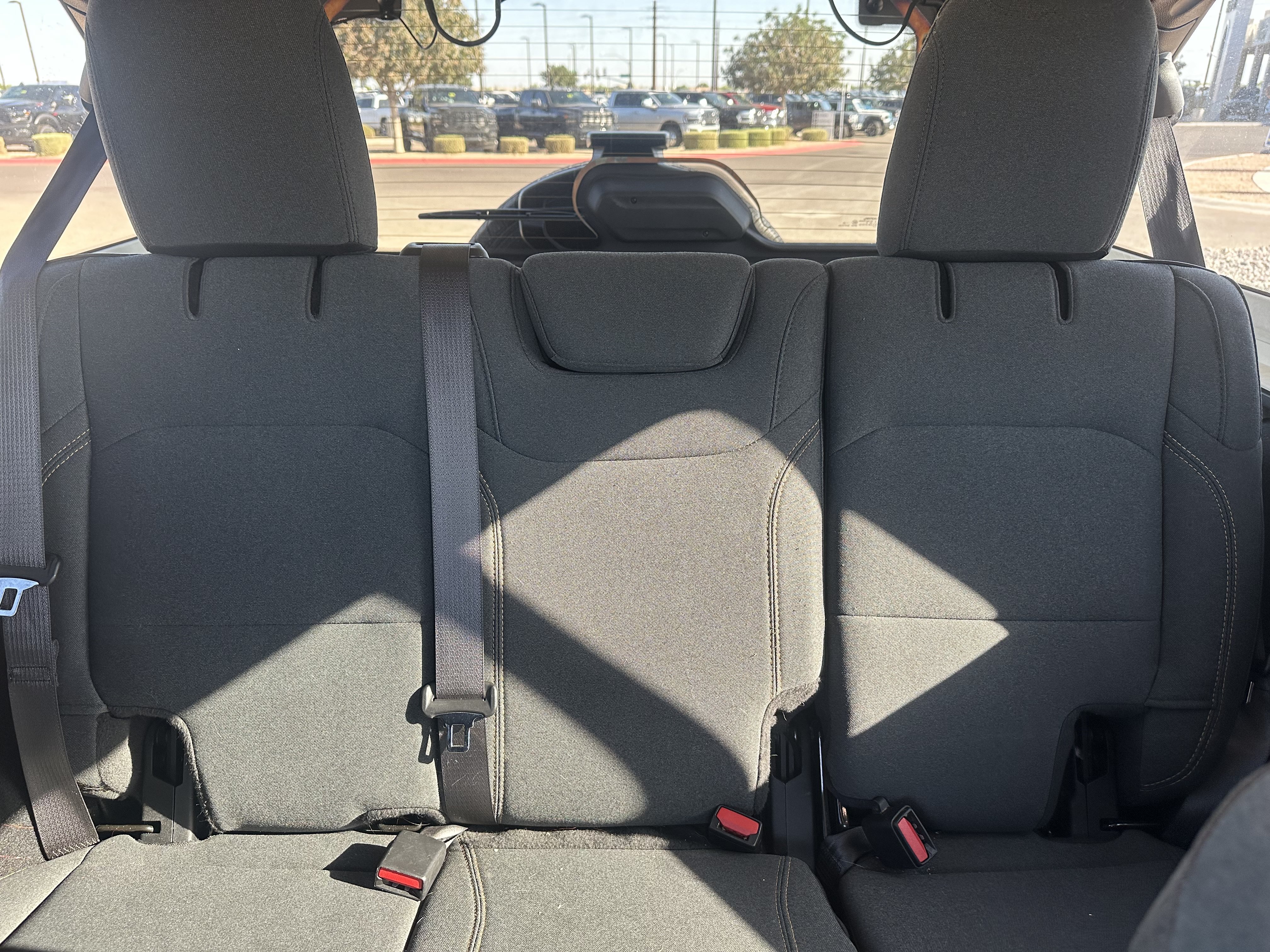 Used 2024 Anvil Clear Coat Jeep Sahara image 19