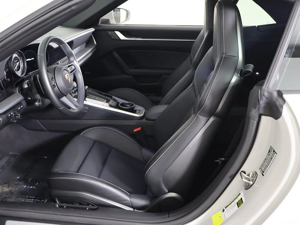 Used 2023 Chalk Porsche Turbo image 31