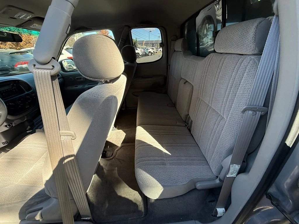 Used 2000 Gray Toyota SR5 image 17